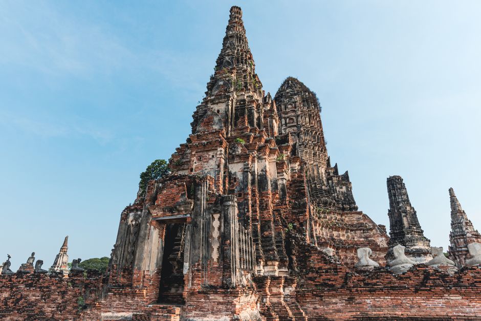 Discover the ancient ruins of Ayutthaya